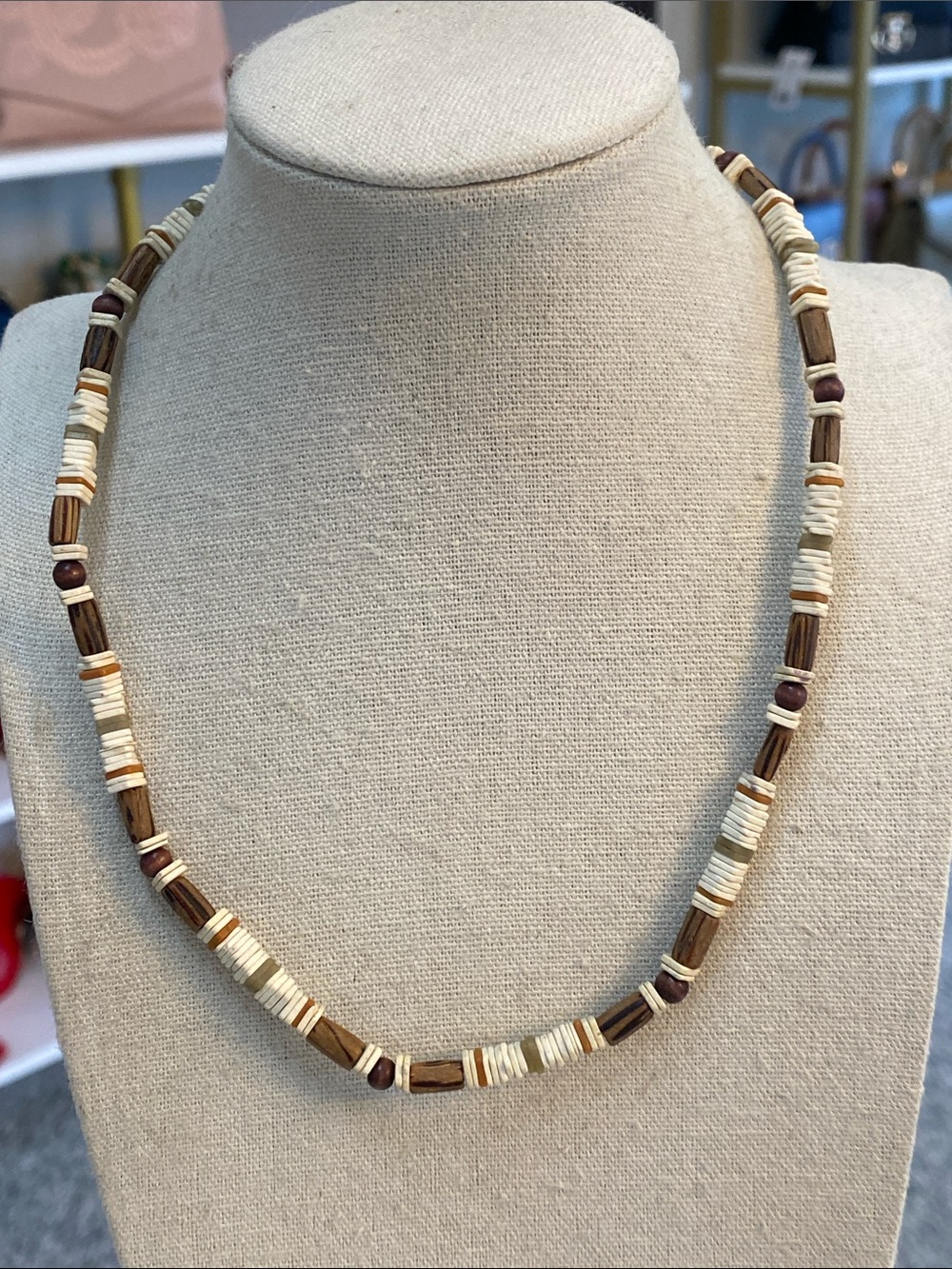 Wood shell necklace